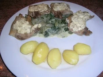 Spanferkelkotelettes überbacken auf Mangoldgemüse mit Drillingen - Rezept - Bild Nr. 2