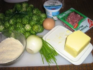 Rezept: Rosenkohlauflauf mit Schinken unter einer Semmelbrösel-Parmesankruste Bild Nr. 2 Rosenkohlauflauf mit Schinken unter einer Semmelbrösel-Parmesankruste - Rezept - Bild Nr. 2