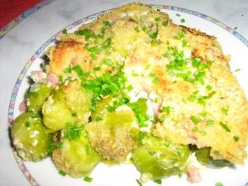 Rezept: Rosenkohlauflauf mit Schinken unter einer Semmelbrösel-Parmesankruste Bild Nr. 9 Rosenkohlauflauf mit Schinken unter einer Semmelbrösel-Parmesankruste - Rezept - Bild Nr. 9