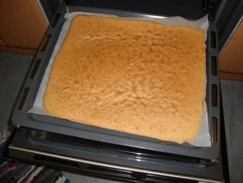 Rezept: Bananen- Biskuittrollade Bild Nr. 2 Bananen- Biskuittrollade - Rezept - Bild Nr. 2