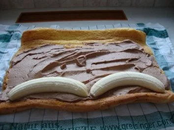 Rezept: Bananen- Biskuittrollade Bild Nr. 3 Bananen- Biskuittrollade - Rezept - Bild Nr. 3