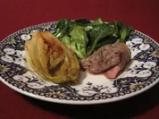 Feldsalatnest mit Lammrücken und karamellisiertem Chicoree - Rezept