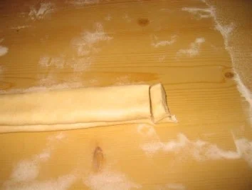 Rezept: Backwaren: Knusprige Öhrchen! Bild Nr. 2 Backwaren: Knusprige Öhrchen! - Rezept - Bild Nr. 2