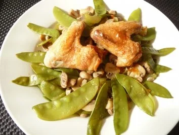 Hähnchenflügel auf Wokgemüse - Rezept