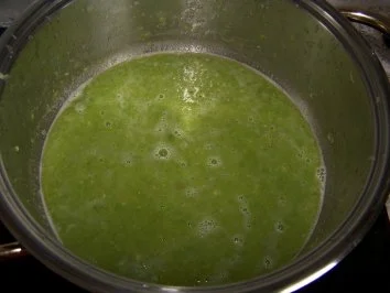 Rezept: Pürierte Erbsensuppe Bild Nr. 3 Pürierte Erbsensuppe - Rezept - Bild Nr. 3