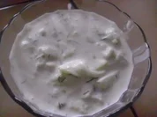 Gurkensalat mit cremiger Sauce - Rezept