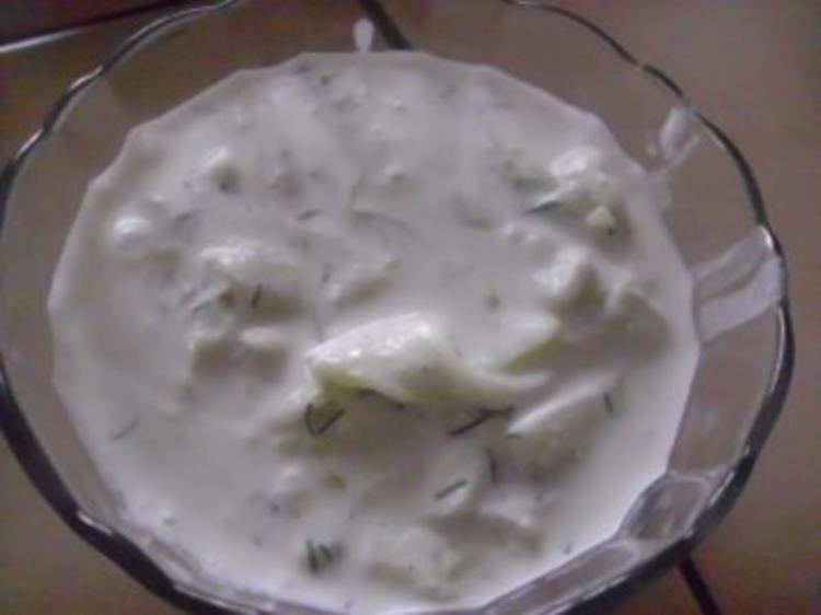 Gurkensalat mit cremiger Sauce - einfach - von gabi-63