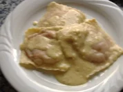 Mettwurstmaultaschen mit Kartoffel-Thymian-Sauce - Rezept
