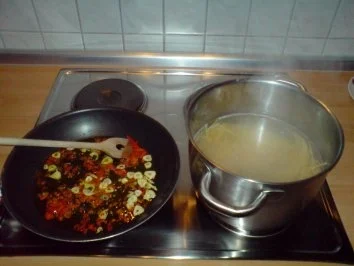 Rezept: Spaghetti mit Peperoni-Knoblauch-Öl Bild Nr. 4 Spaghetti mit Peperoni-Knoblauch-Öl - Rezept - Bild Nr. 4