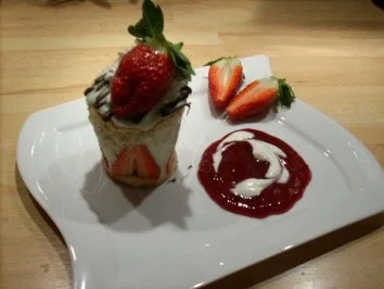 Erdbeer-Sahne-Türmchen - Rezept - Bild Nr. 2