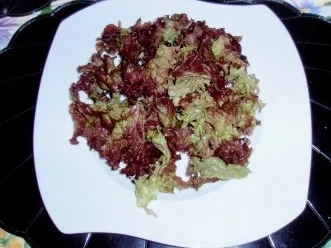 Rezept: Fruchtiger Frühlingssalat mit Würstchenspieße und Himbeerdressing Bild Nr. 2 Fruchtiger Frühlingssalat mit Würstchenspieße und Himbeerdressing - Rezept - Bild Nr. 2