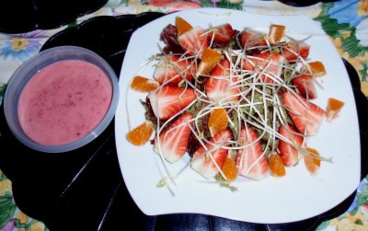 Fruchtiger Frühlingssalat mit Würstchenspieße und Himbeerdressing - Rezept - Bild Nr. 5
