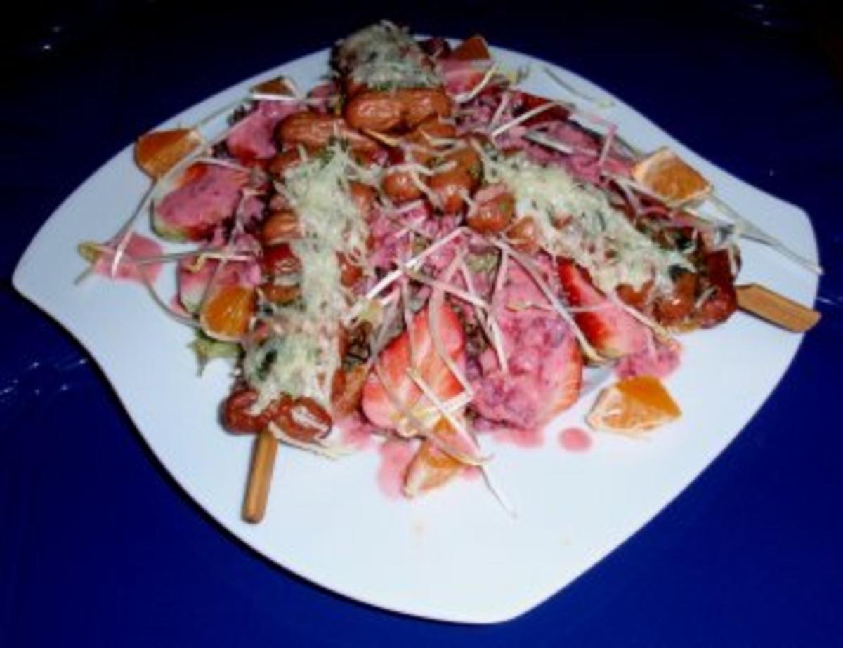 Fruchtiger Frühlingssalat mit Würstchenspieße und Himbeerdressing - Rezept - Bild Nr. 7
