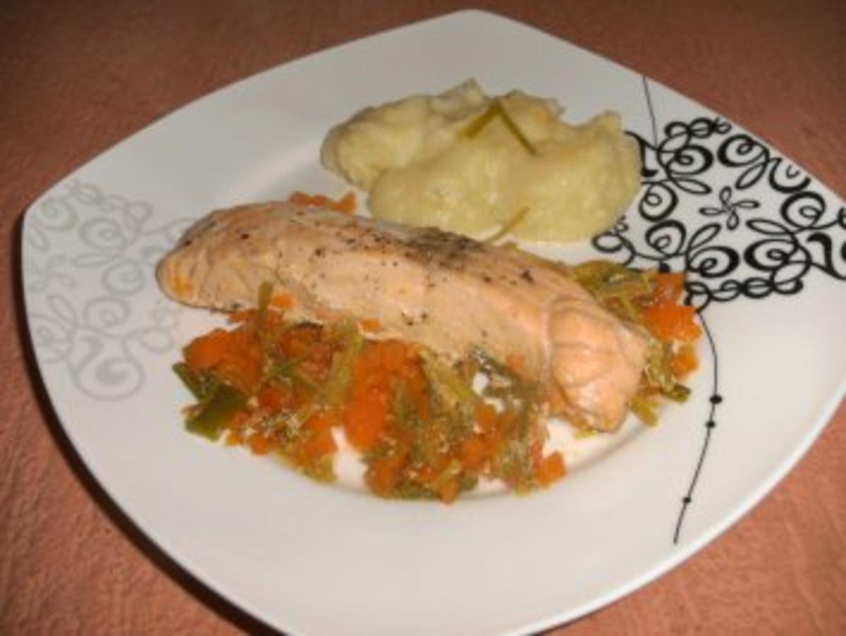 im Gemüsebett gedünstete Lachsfilets - Rezept - Bild Nr. 6