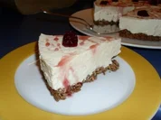 Amaretto-Sahne-Torte (garniert mit Marion's Amarena-Kirschen) - Rezept