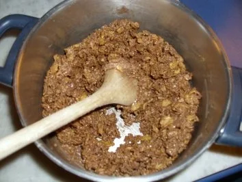 Amaretto-Sahne-Torte (garniert mit Marion's Amarena-Kirschen) - Rezept - Bild Nr. 2