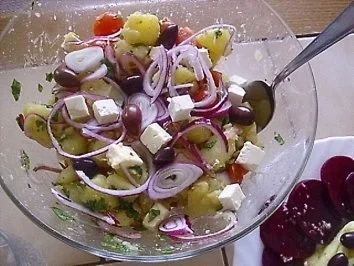 Rezept: Griechischer Kartoffelsalat Griechischer Kartoffelsalat - Rezept