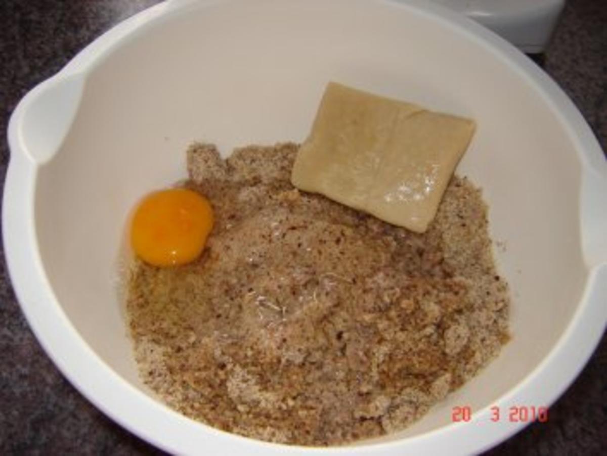 Kuchen + Torten : Hefekranz mit Nuß-Amaretto-Füllung - Rezept - Bild Nr. 3