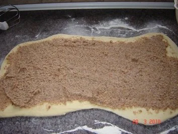 Kuchen + Torten : Hefekranz mit Nuß-Amaretto-Füllung - Rezept - Bild Nr. 4