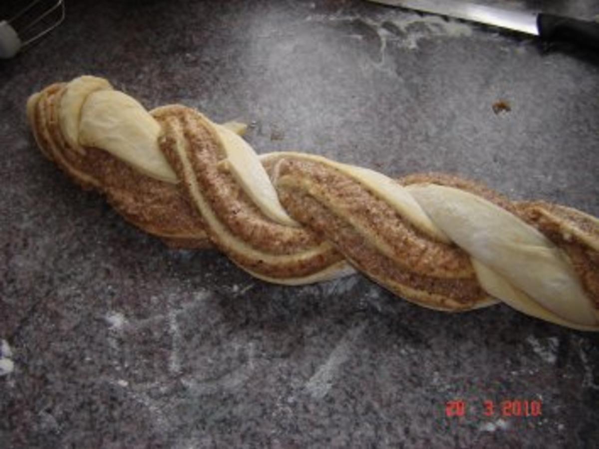 Kuchen + Torten : Hefekranz mit Nuß-Amaretto Füllung - einfach - von ...
