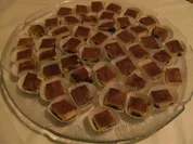 KLEINGEBÄCK - Käsekuchenpralinen mit Cranerries - Rezept