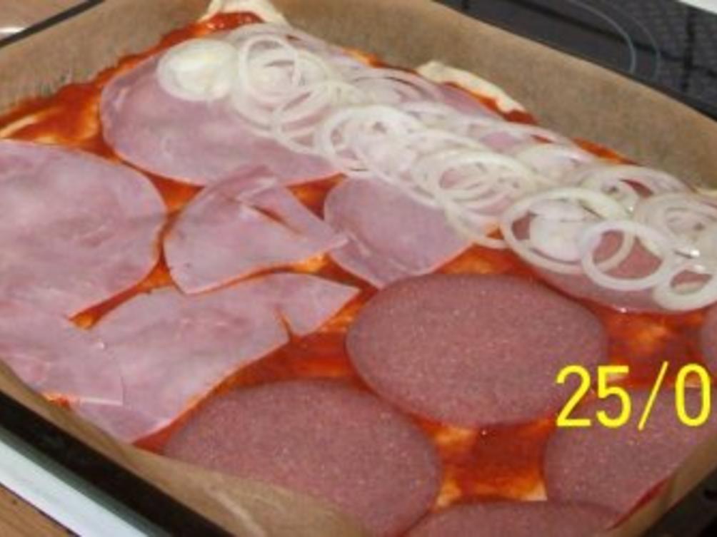 Pizza Unsere beste FamilienPizza mit viel Käse Rezept kochbar.de