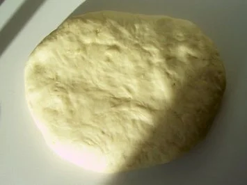 Rezept: Pizza: Pizzateig - Grundrezept Bild Nr. 2 Pizza: Pizzateig - Grundrezept - Rezept - Bild Nr. 2