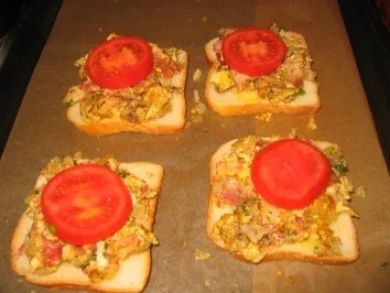 Rezept: Brotzeit/ Snack: Deftiger Toast! Bild Nr. 2 Brotzeit/ Snack: Deftiger Toast! - Rezept - Bild Nr. 2