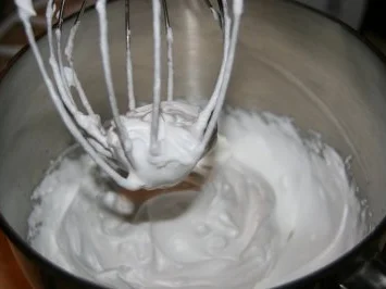 Kuchen: Erdbeer-Baiser-Torte - Rezept - Bild Nr. 4