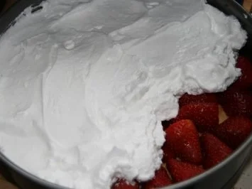 Kuchen: Erdbeer-Baiser-Torte - Rezept - Bild Nr. 6