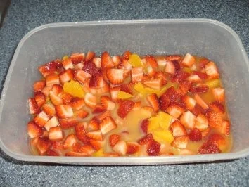 Rezept: Prickelnde Erdbeerbowle Bild Nr. 4 Prickelnde Erdbeerbowle - Rezept - Bild Nr. 4