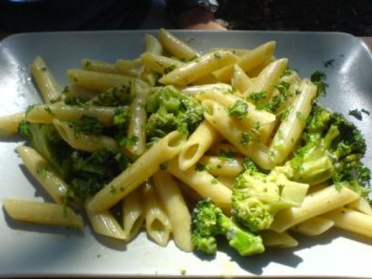Knoblauch-Spaghettis mit Brokkoli - Rezept
