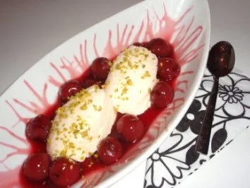 Dessert: Marzipan-Mouse auf Zimt-Kirschen - Rezept - Bild Nr. 4