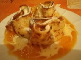 Palatschinken: Kokos-Quark-Palatschinken auf Mango-Marillenmus - Rezept