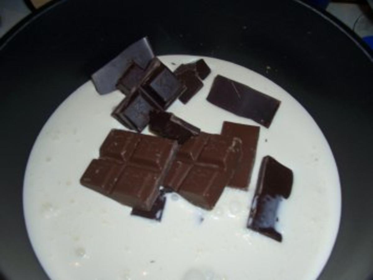 Kuchen/Torte Schokoladen Sahne Torte mit Preiselbeeren - einfach - 316 ... Kuchen/Torte Schokoladen Sahne Torte mit Preiselbeeren - einfach - 316 ...