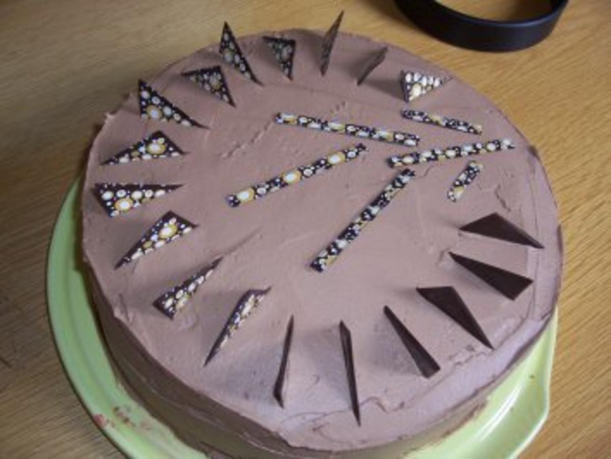 Kuchen/Torte...Schokoladen-Sahne-Torte mit Preiselbeeren - Rezept - Bild Nr. 6