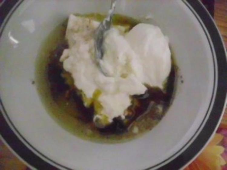 Gurken Tomaten Salat mit Knoblauch Joghurt Dressing - einfach - von gabi-63