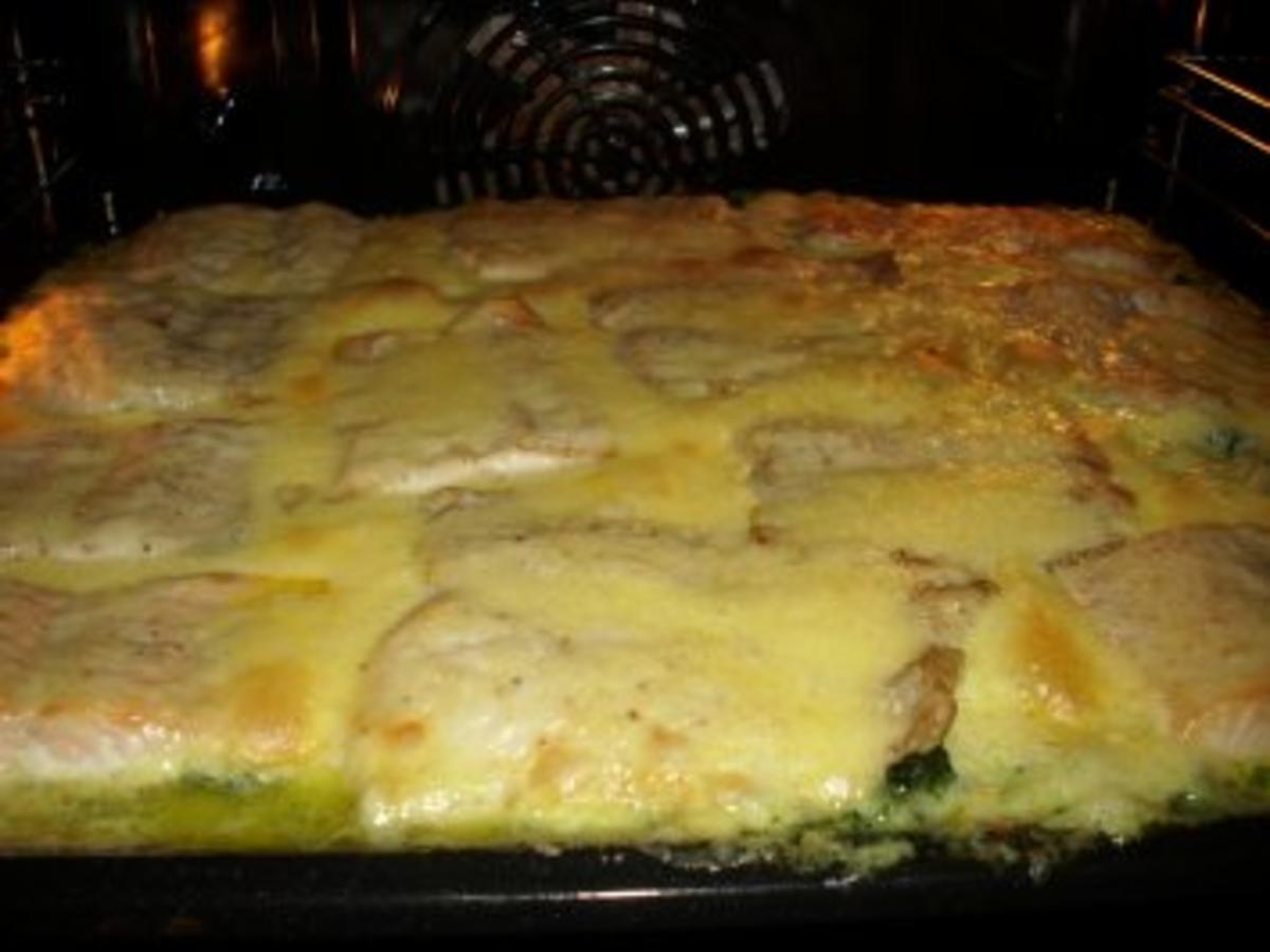 Teufelchens Lachs auf Spinatbett mit Hollandaise gratiniert - Rezept ...