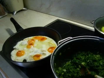 Rezept: unser Spinat mit Spiegelei - mit Bildern Bild Nr. 4 unser Spinat mit Spiegelei - mit Bildern - Rezept - Bild Nr. 4
