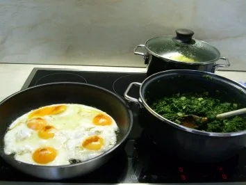 Rezept: unser Spinat mit Spiegelei - mit Bildern Bild Nr. 5 unser Spinat mit Spiegelei - mit Bildern - Rezept - Bild Nr. 5