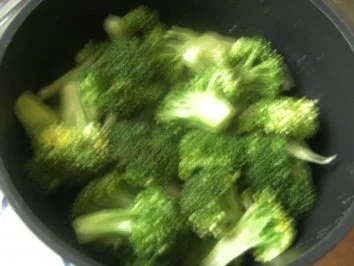 Rezept: Pangasius in Curry-Sahne ,,, Brokoli und Salzkartoffeln , ich wollte mal eine andere Variante probieren. Bild Nr. 3 Pangasius in Curry-Sahne ,,, Brokoli und Salzkartoffeln , ich wollte mal eine andere Variante probieren. - Rezept - Bild Nr. 3