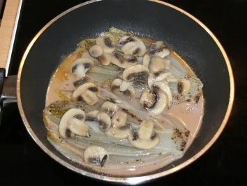 Beilage: Chicoréegemüse an Pilzrahmsauce - Rezept