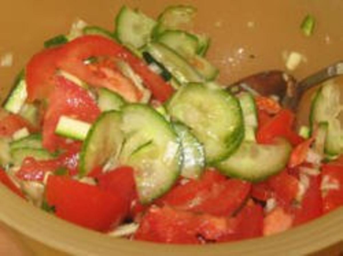 Gurken-Tomatensalat - Rezept mit Bild - kochbar.de
