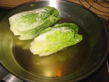 Rezept: Beilage: Gebratene Salatherzen! Bild Nr. 2 Beilage: Gebratene Salatherzen! - Rezept - Bild Nr. 2