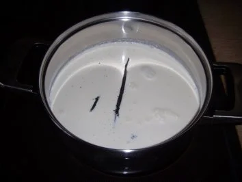 Panna Cotta mit zweierlei Sauerkirschen - Rezept - Bild Nr. 3