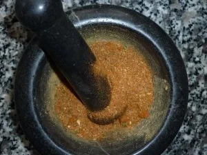 Mediterrane Hähnchenschenkel im Sesam - Bella Donna -  Mantel - Rezept - Bild Nr. 2