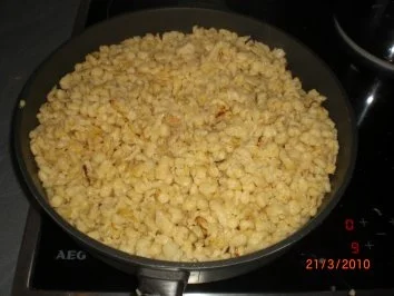 Rezept: Käsespätzle Bild Nr. 10 Käsespätzle - Rezept - Bild Nr. 10