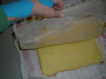 Grundrezept: feine Biskuit Roulade - Rezept - Bild Nr. 5