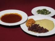 Fufu, Beans, Okra and Chicken mit Hot Soup - Dinner in Lagos City - Rezept