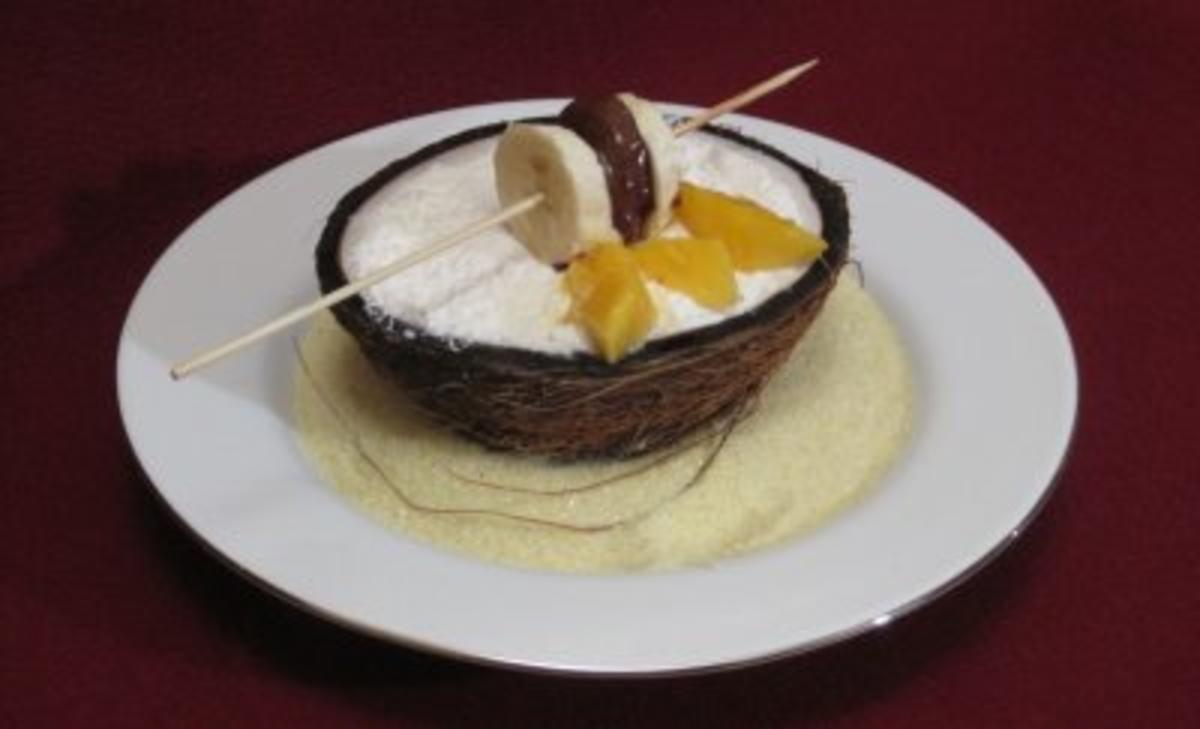 Kokosnuss-Schiffchen mit Dessertfüllung - Rezept